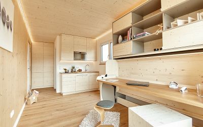 Modulhaus mit Küche, Schlafzimmer und Büro